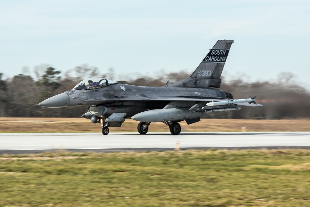 Swamp Fox F-16 Fighting Falcon jets take off for training