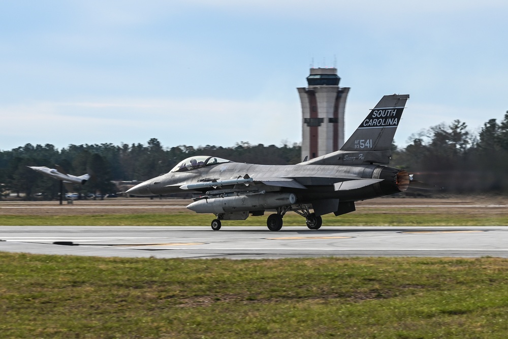 Swamp Fox F-16 Fighting Falcon jets take off for training