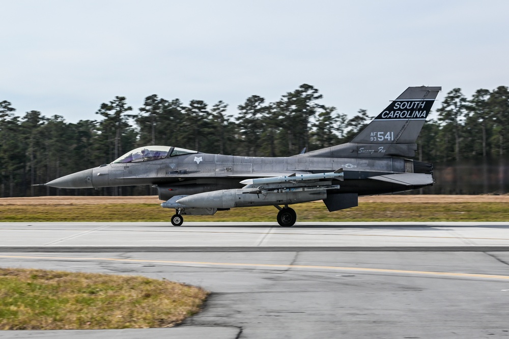 Swamp Fox F-16 Fighting Falcon jets take off for training