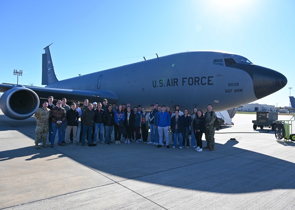 Sooners ROTC cadets fly with the Okies