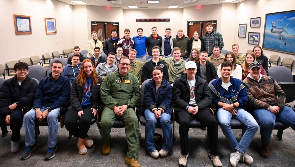 Sooners ROTC cadets fly with the Okies