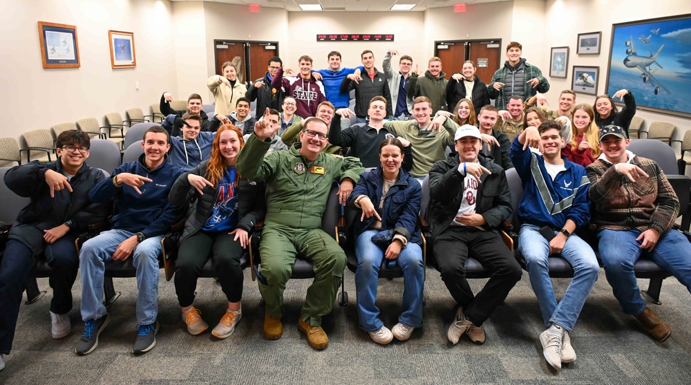 Sooners ROTC cadets fly with the Okies