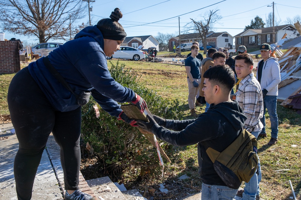 Fort Campbell Soldiers Assist in Tornado Relief
