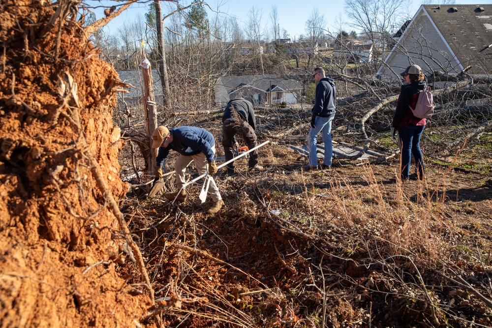 Fort Campbell Soldiers Assist in Tornado Relief