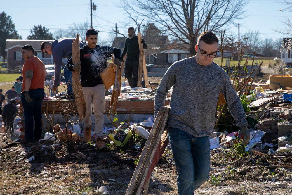 Fort Campbell Soldiers Assist in Tornado Relief