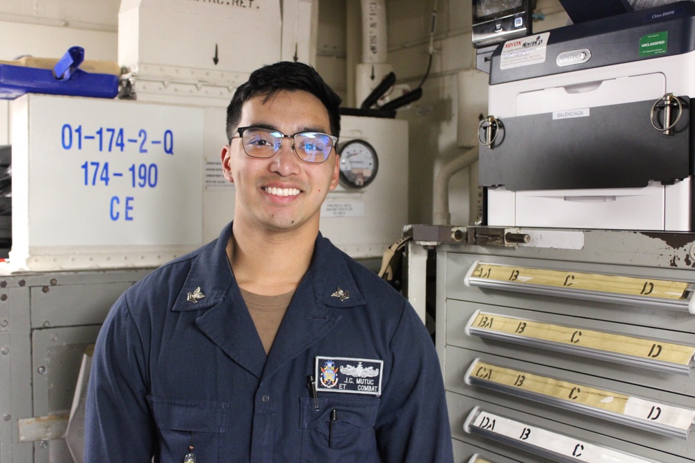 Lynnwood, Washington Native Serves aboard USS Howard (DDG 83)