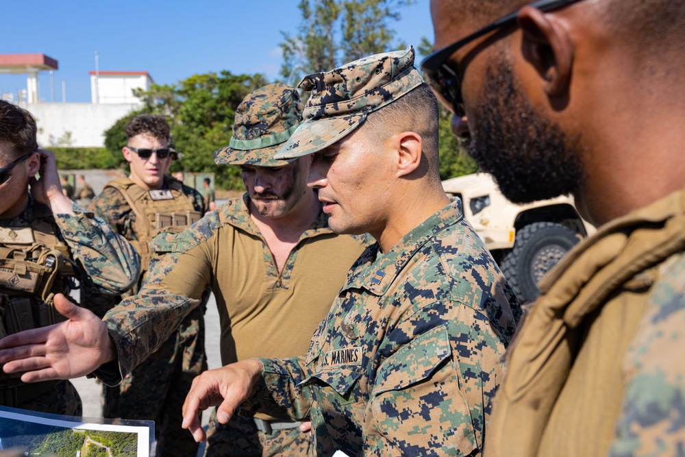 4th Light Armored Reconnaissance conduct Patrolling Tactics Exercise