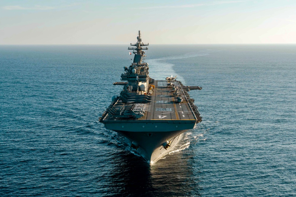 Boxer steams in the Pacific Ocean