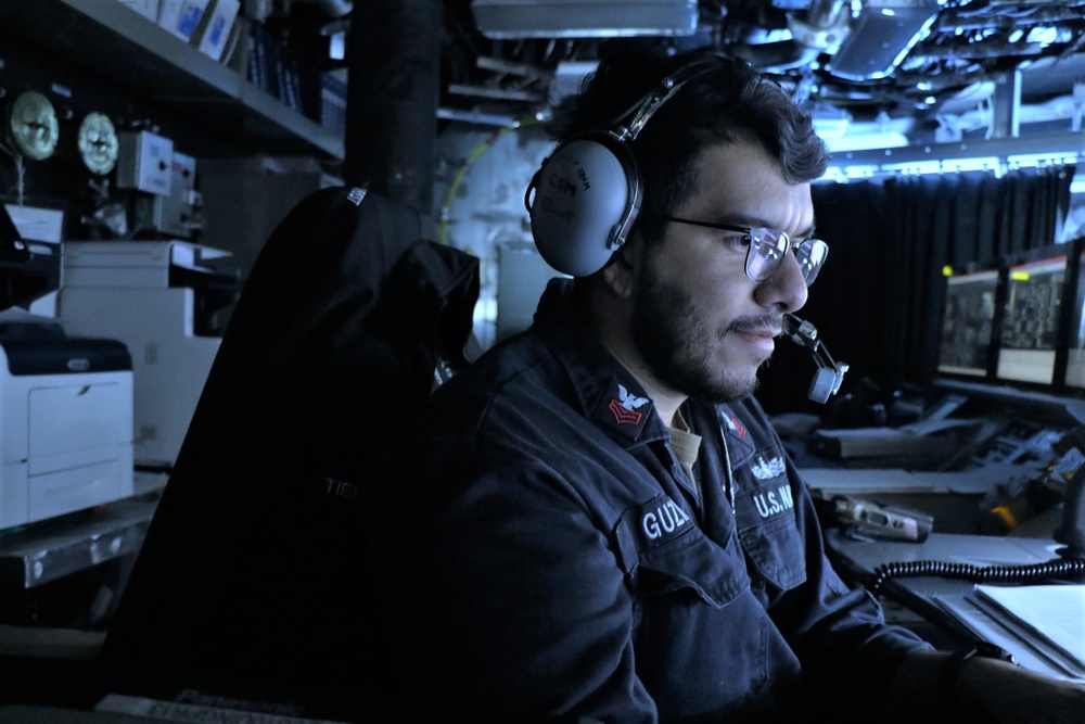 USS Gabrielle Giffords (LCS 10) Watchstanding