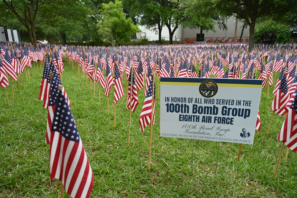 100th ARW Airmen meet legendary heroes of WWII at 100th BG reunion in Savannah