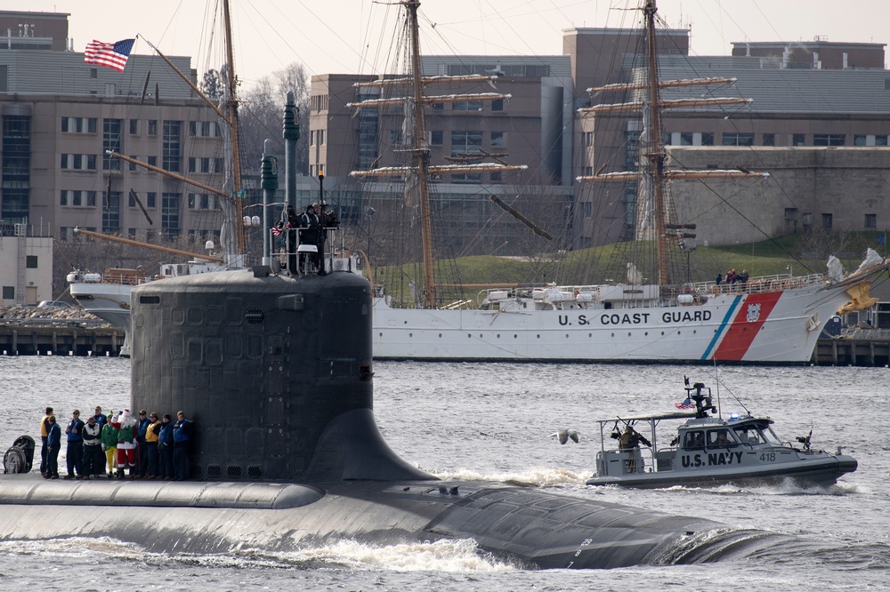 USS Virginia (SSN 774) Returns