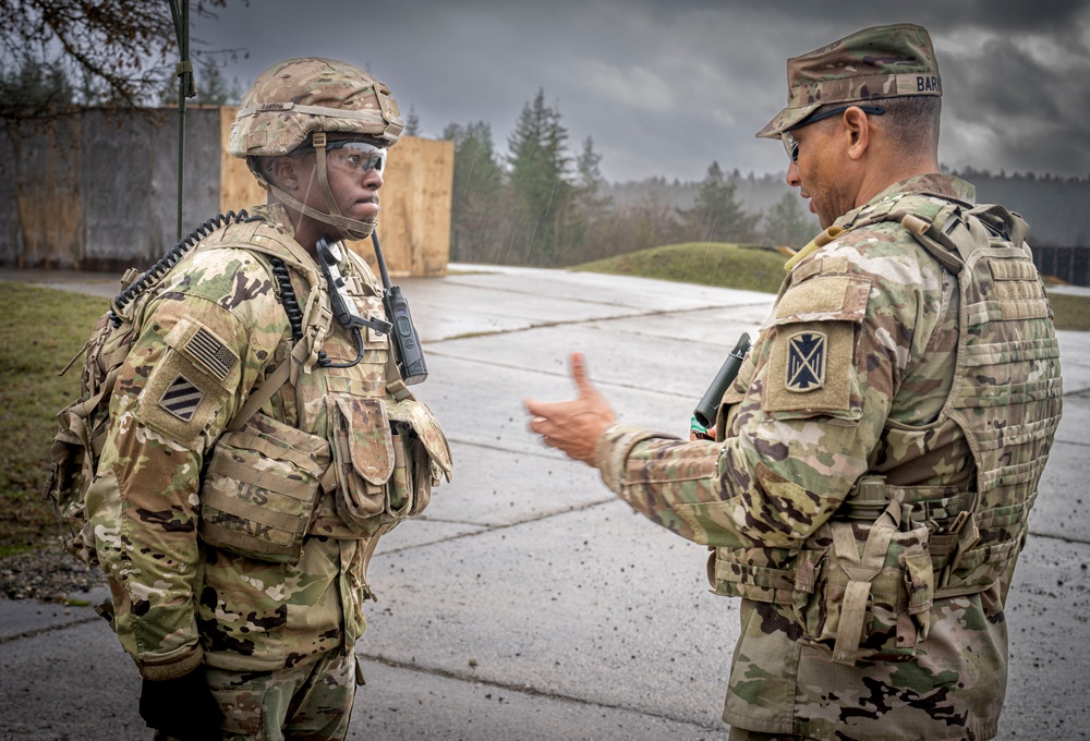 10th AAMDC commanding general observes HHB 5-4 convoy live fire