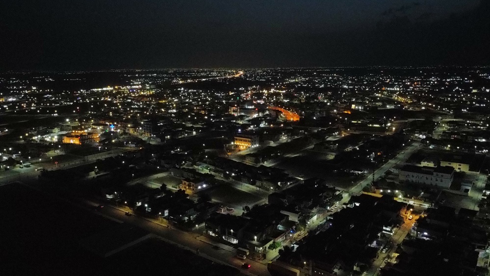800 new streetlights have been installed across 8 neighborhoods in Bartella with support from USAID.