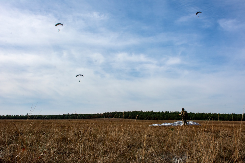 7th Special Forces Group (Airborne) Soldiers Participate in Operation Toy Drop