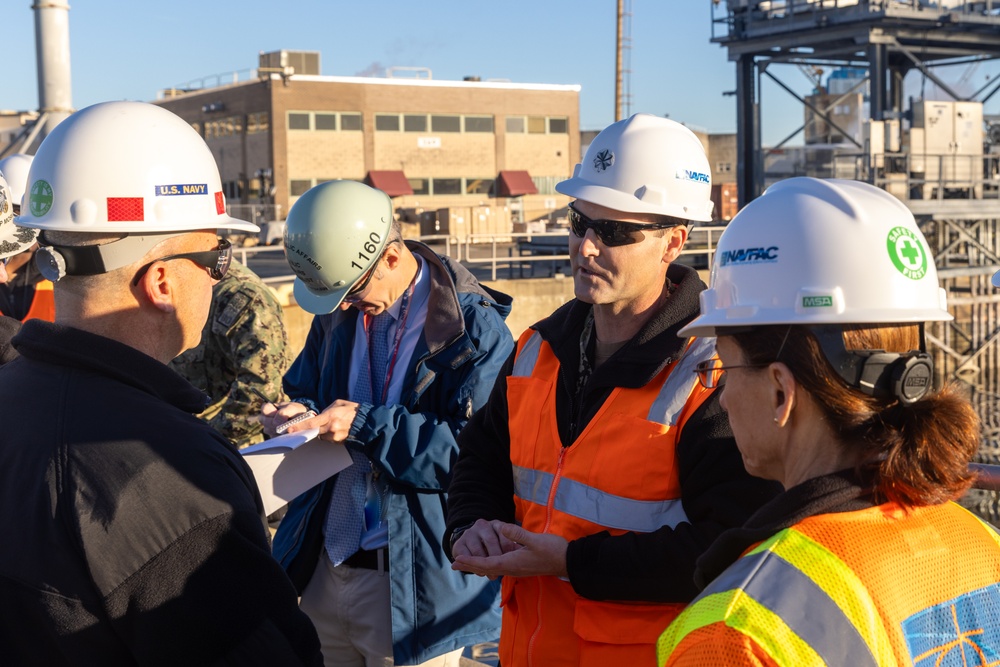 Vice Adm. Jim Kilby, commander, Task Force 80 and deputy commander, U.S. Fleet Forces visits Norfolk Naval Shipyard