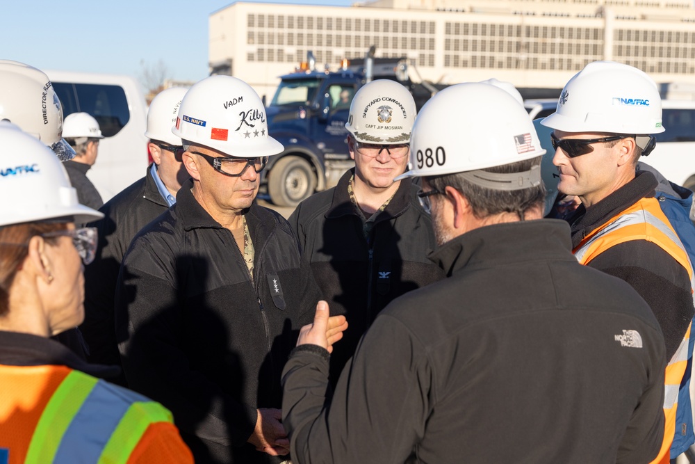 Vice Adm. Jim Kilby, commander, Task Force 80 and deputy commander, U.S. Fleet Forces visits Norfolk Naval Shipyard