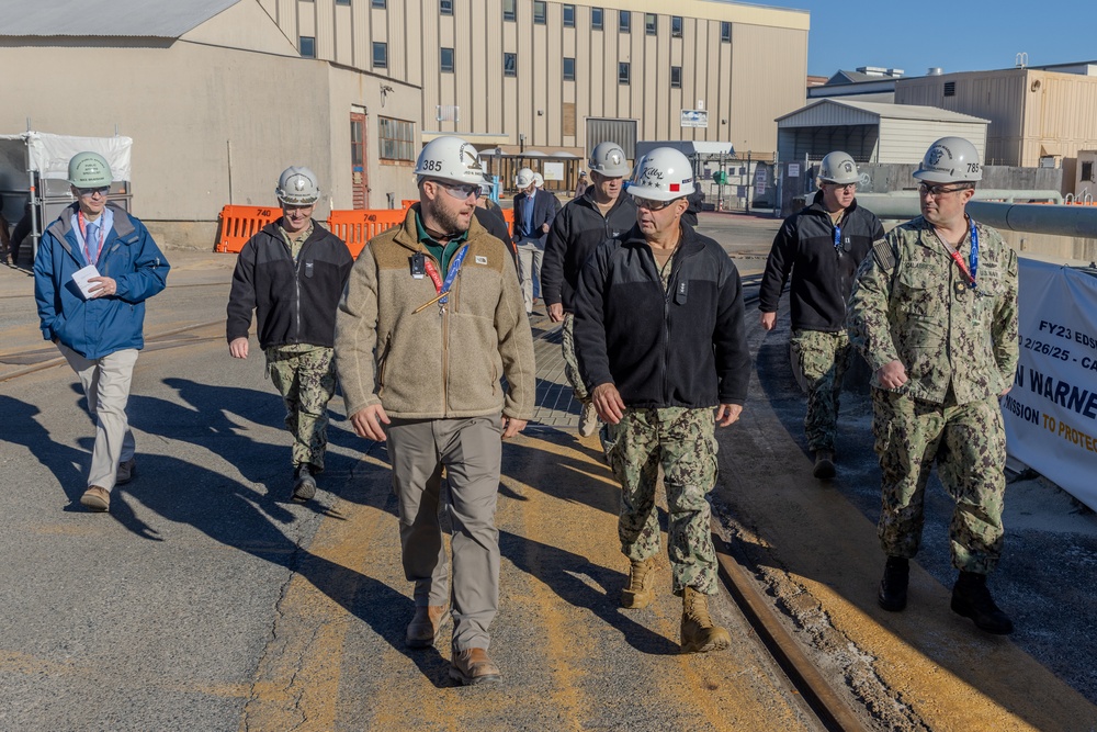 Vice Adm. Jim Kilby, commander, Task Force 80 and deputy commander, U.S. Fleet Forces visits Norfolk Naval Shipyard