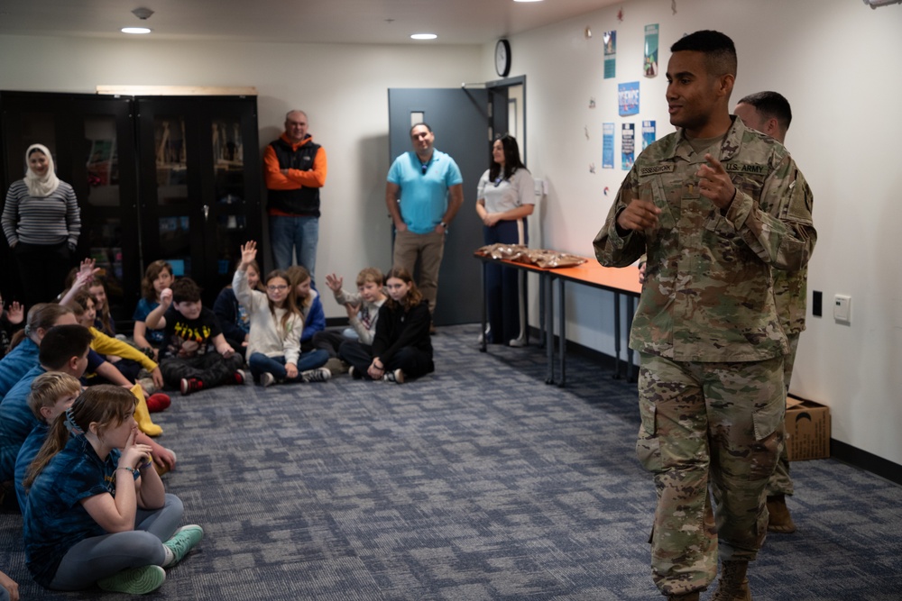 10th Mountain Soldiers Provide Hands-On STEM Learning