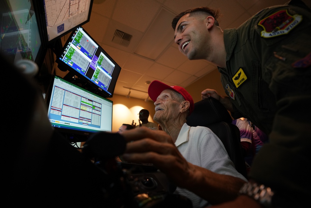 World War II veteran experiences modern cockpit