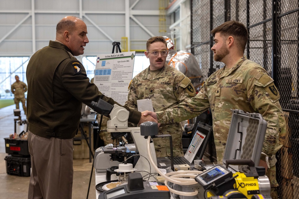 FORSCOM commanding general visits premier CBRNE command headquarters