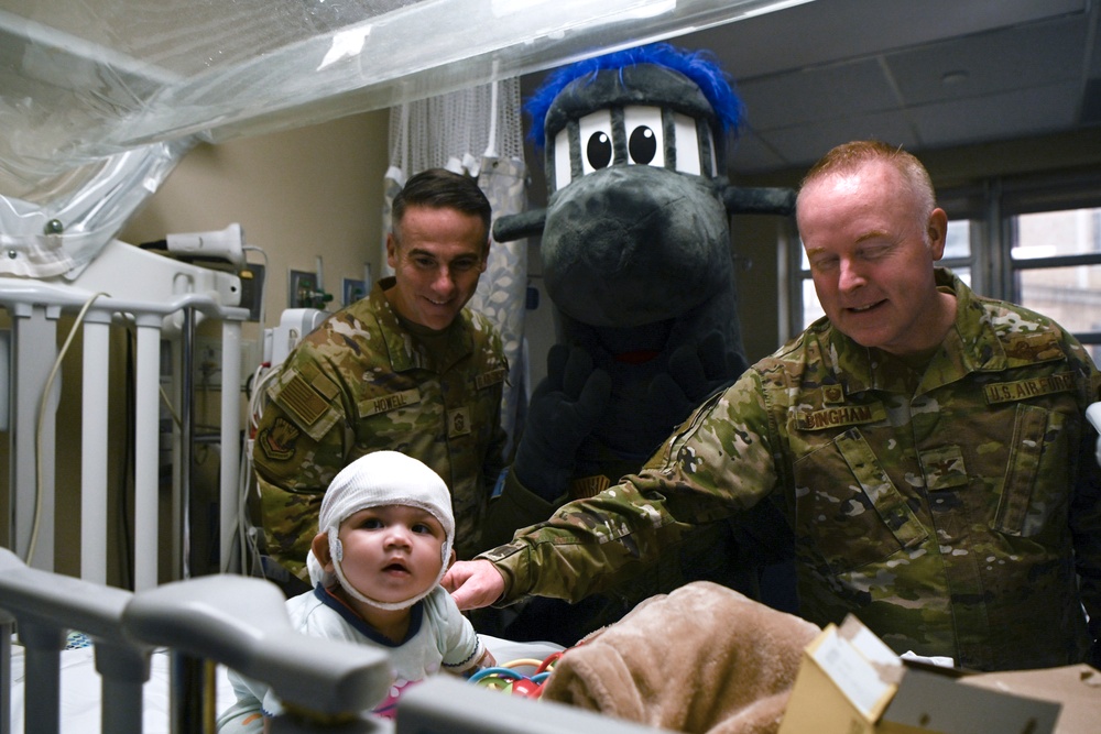 MacDill Visits Children's Hospital