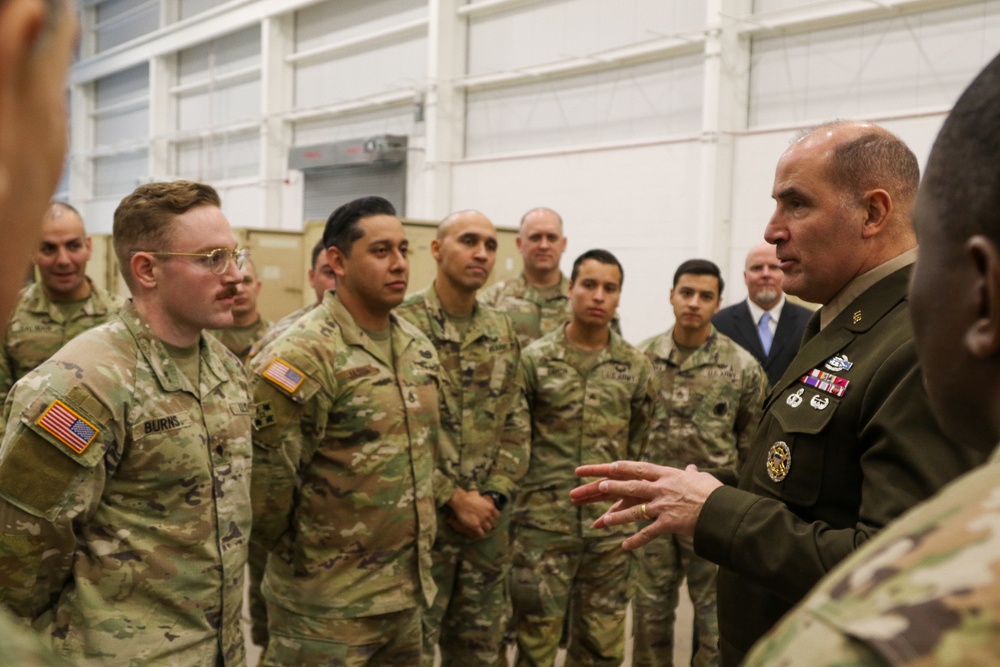 FORSCOM commanding general visits premier CBRNE command headquarters