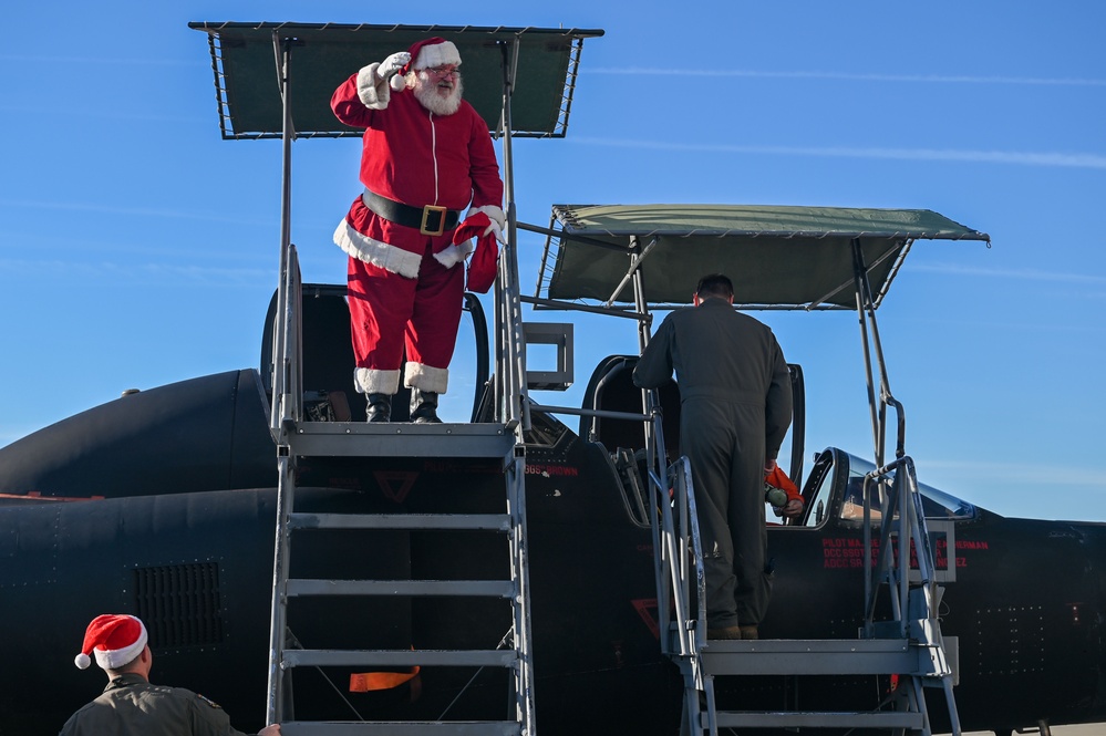 Santa Comes to Reece Town