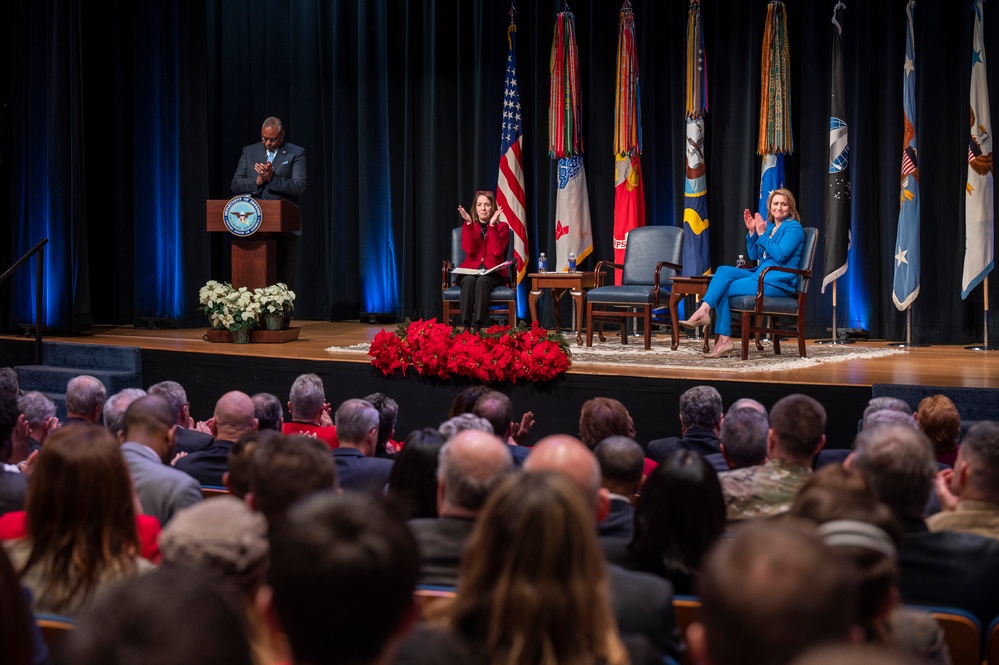 SD Austin and DSD Hicks Host Holiday Town Hall Meeting