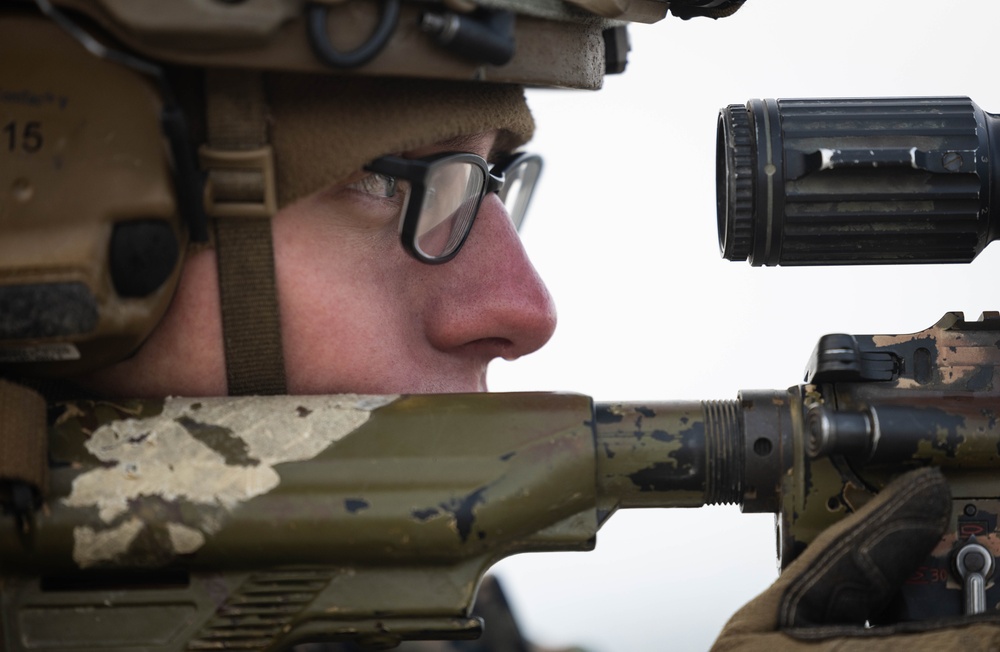 3-2 Marines Conduct Live Fire