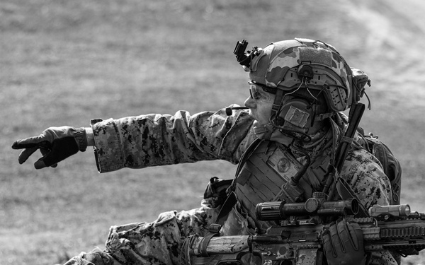 3-2 Marines Conduct Live Fire