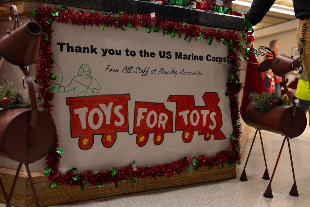 Alaska Marines deliver toys to children in remote locations