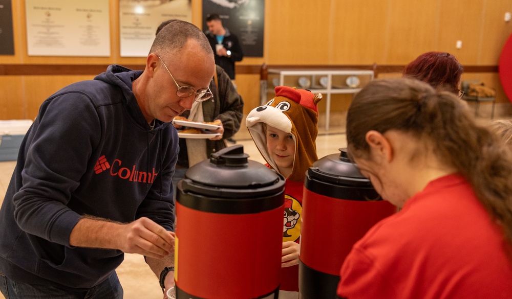 Marine Corps Support Facility New Orleans hosts holiday event