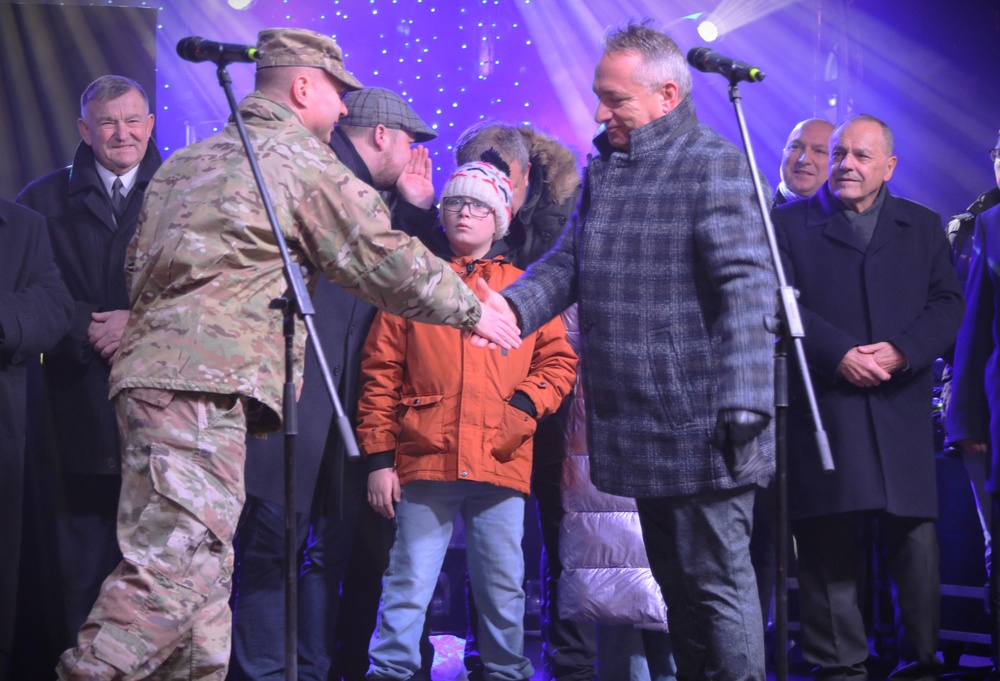 3rd Infantry Division Celebrates 'Stars of Kindness' ceremony in Boleslawiec, Poland