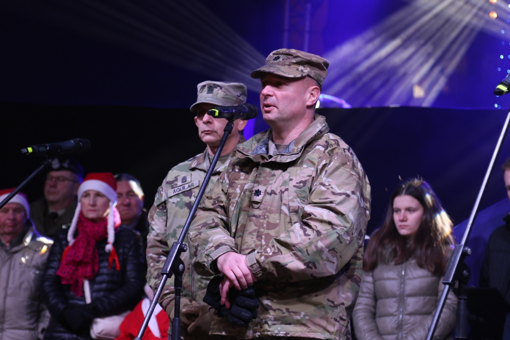 3rd Infantry Division Celebrates 'Stars of Kindness' ceremony in Boleslawiec, Poland