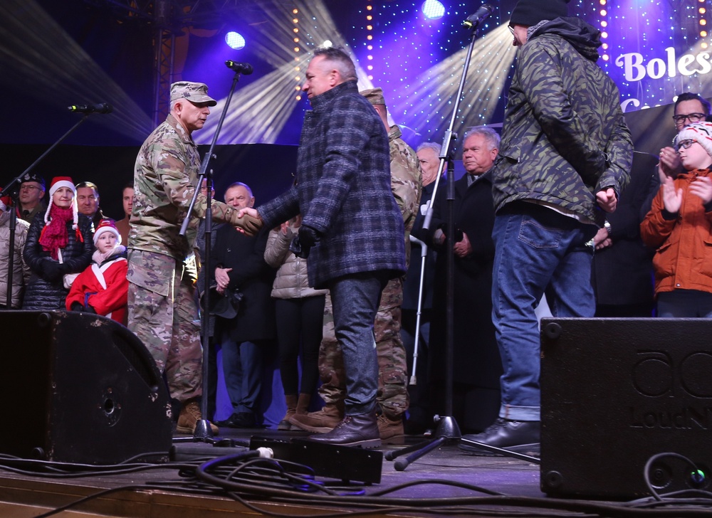 3rd Infantry Division Celebrates 'Stars of Kindness' ceremony in Boleslawiec, Poland