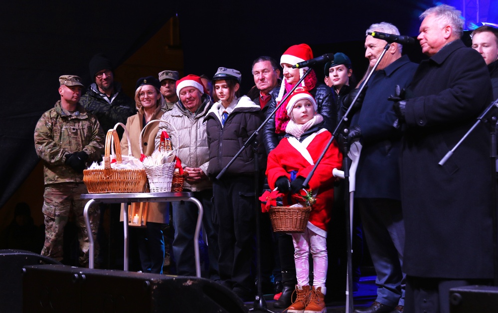 3rd Infantry Division Celebrates 'Stars of Kindness' ceremony in Boleslawiec, Poland