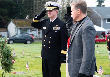 Bremerton Holds Wreathes Across America Event
