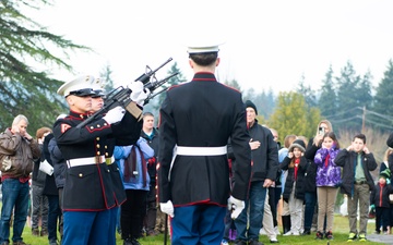 Bremerton Holds Wreathes Across America Event