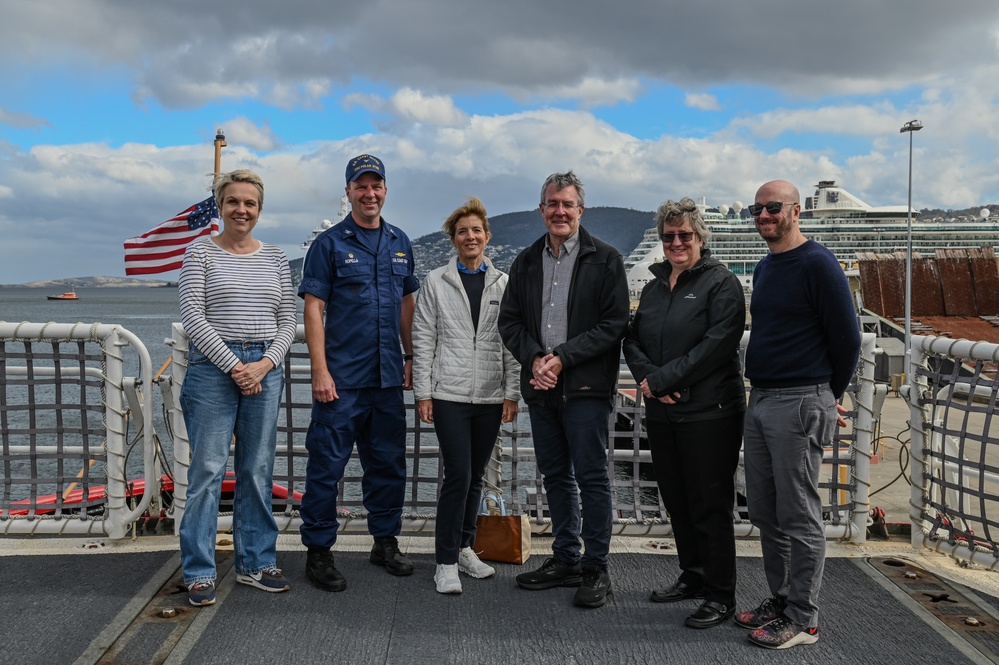 U.S. Ambassador for Australia visits Coast Guard Cutter Polar Star (WAGB 10)