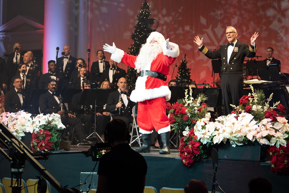 DVIDS Images US Navy Band Holiday Show [Image 7 of 9]