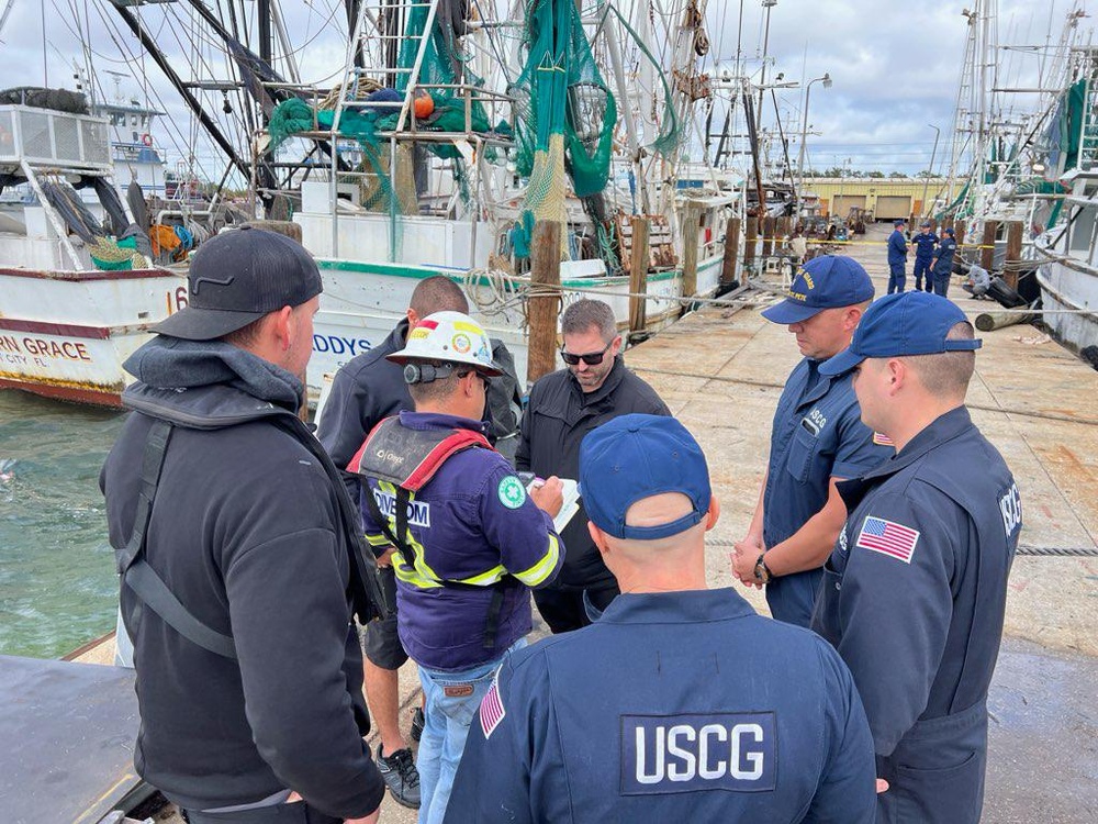 Coast Guard Sector St. Petersburg responds to sunken vessel off Tampa Shrimp Docks