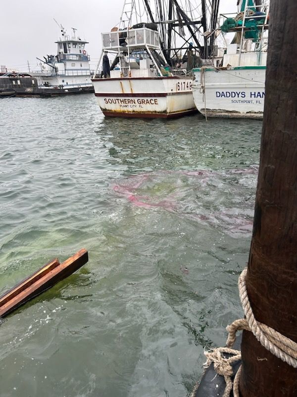 Coast Guard Sector St. Petersburg responds to sunken vessel off Tampa Shrimp Docks