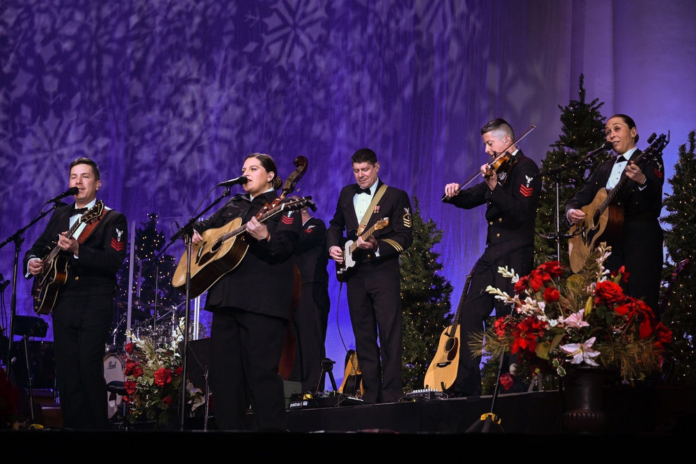 U.S. Navy Band hosts holiday concerts at Constitution Hall