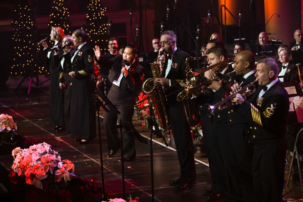 U.S. Navy Band hosts holiday concerts at Constitution Hall