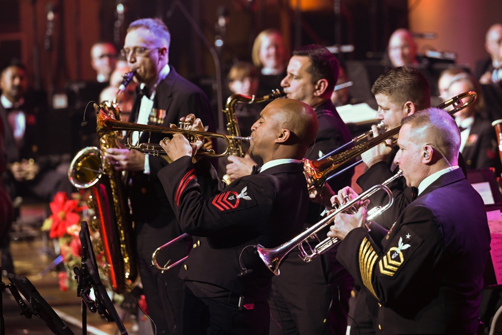 U.S. Navy Band hosts holiday concerts at Constitution Hall