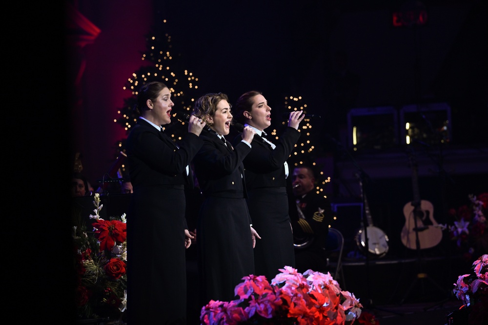 U.S. Navy Band hosts holiday concerts at Constitution Hall