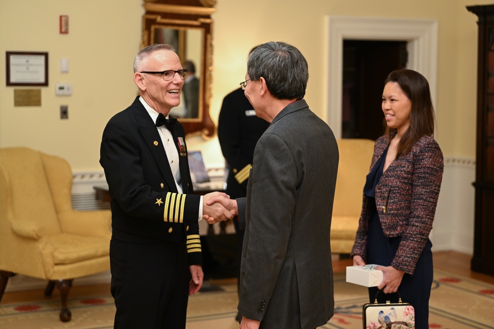 U.S. Navy Band hosts holiday concerts at Constitution Hall