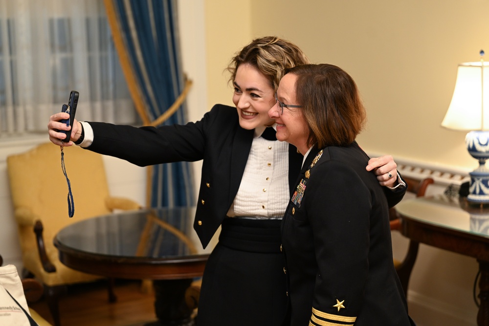 U.S. Navy Band hosts holiday concerts at Constitution Hall