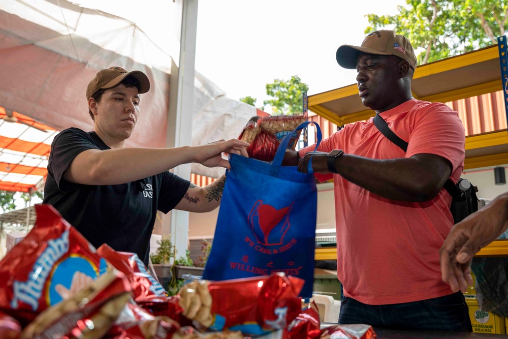 Sailors Stationed Aboard USS Carl Vinson (CVN 70) Participate in a Community Relations Event