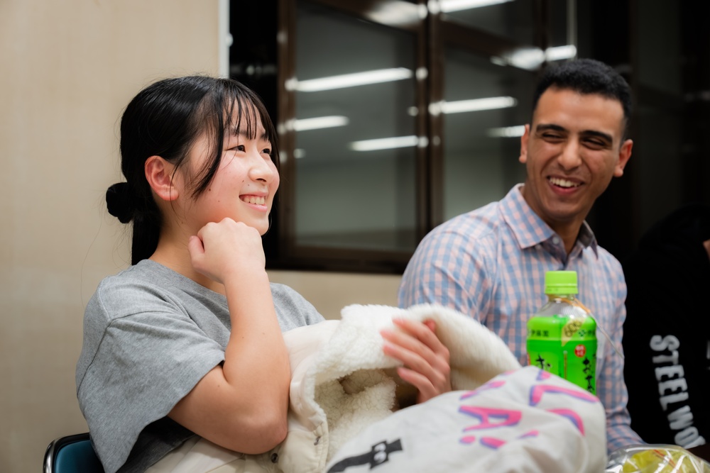 NATR: MAG-12 Marines teach English to local Miyazaki students